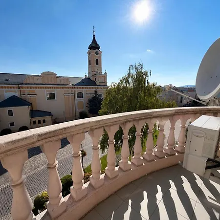 Apartamento Na Námestí V Topoľčanoch